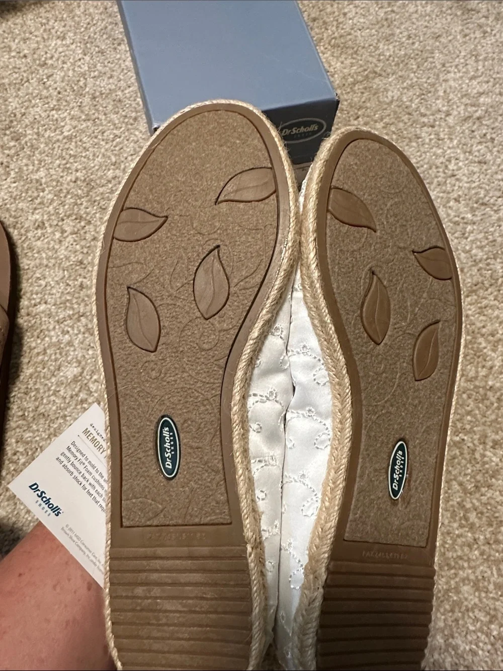Dr. Scholls delicate embroidered